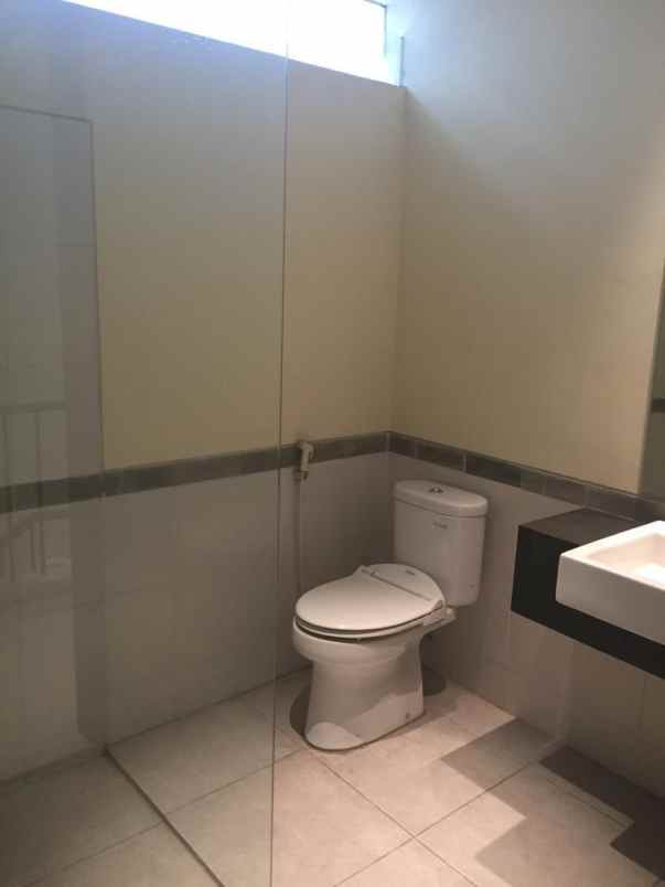 full furnish rumah 2 lantai dian istana moca verbana