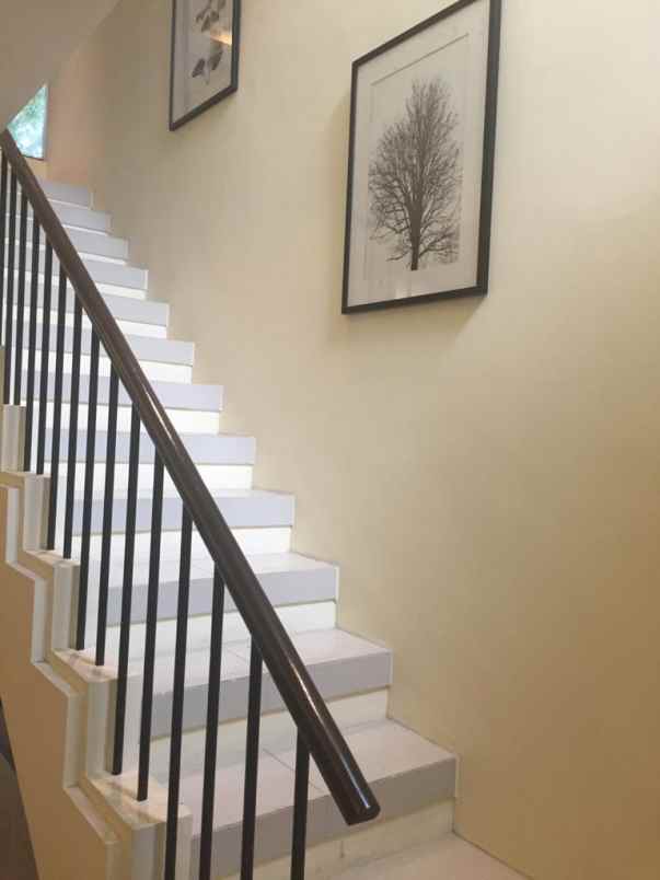 full furnish rumah 2 lantai dian istana moca verbana