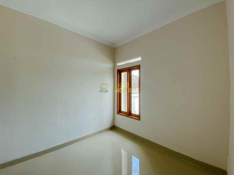 hunian modern di kalasan lokasi tenang bebas macet