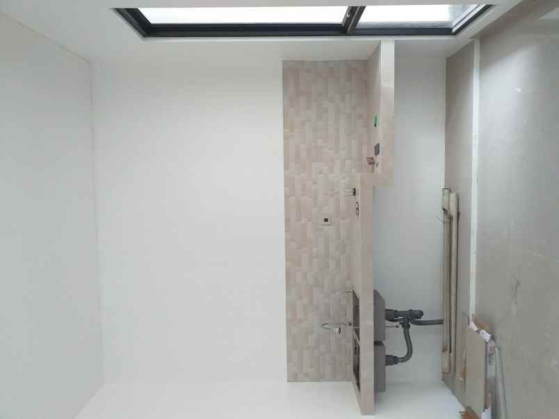 jual ruma 2 lantai siap huni free pajak pancoran mas