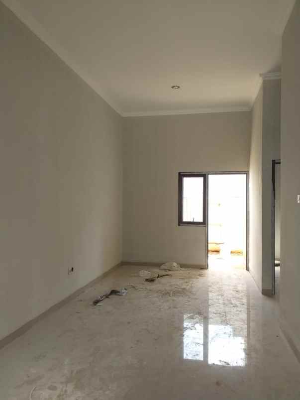 jual ruma 2 lantai siap huni free pajak pancoran mas