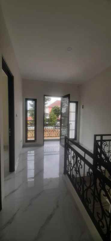 jual rumah 2lt exclusive cibubur