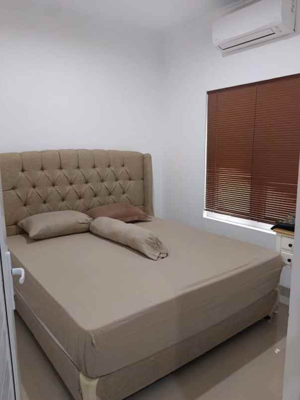 jual rumah cantik 2 lantai area strategis di andara