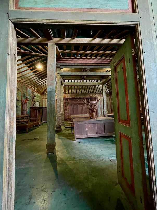 jual rumah furniture antik ratusan tahun