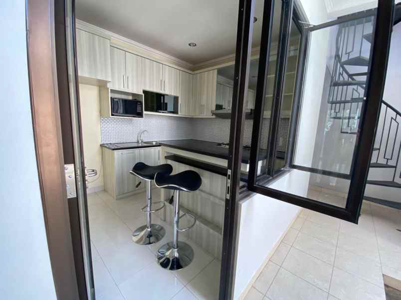 jual rumah siap huni legenda wisata cibubur