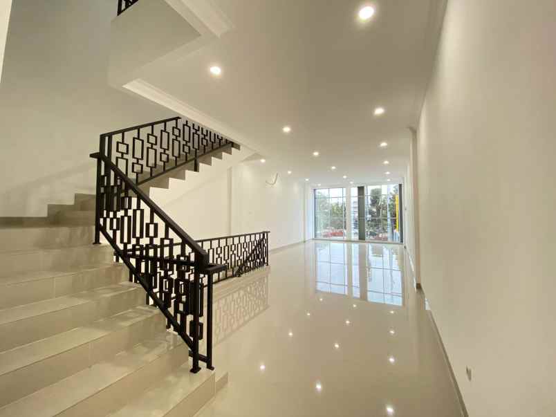 ruko 3 5 bagus di jatiwaringin pondok gede bekasi