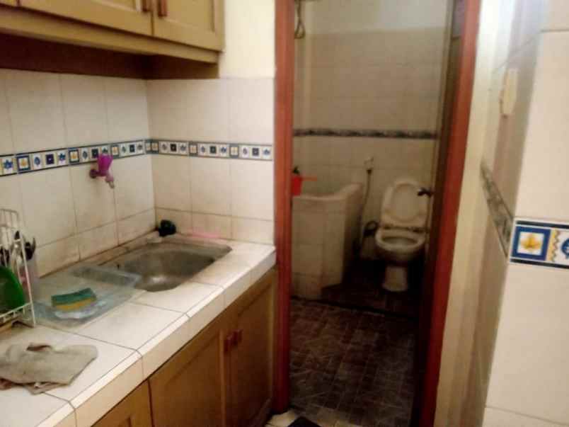 ruko 3 lantai gunung batu pasteur pinggir jalan shm