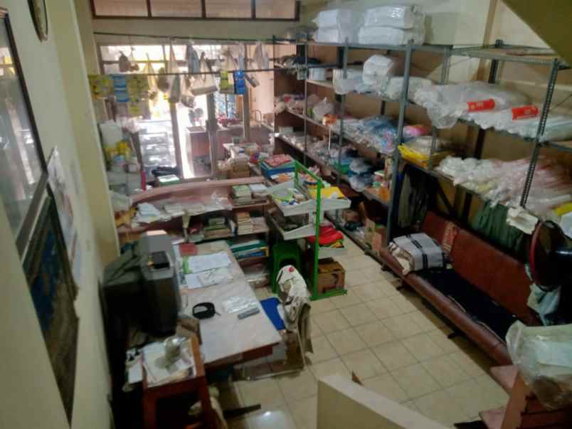 ruko 3 lantai gunung batu pasteur pinggir jalan shm