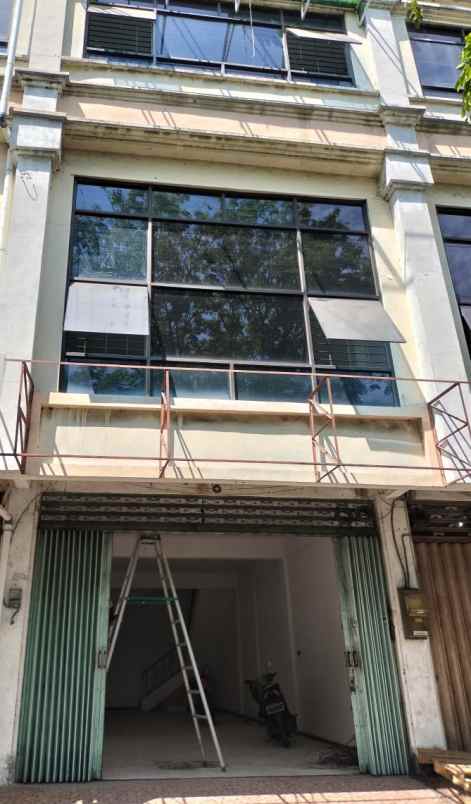 ruko rungkut megah 3 lantai