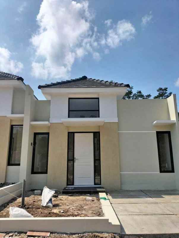 rumah 1 lantai lokasi dekat exit tol malang