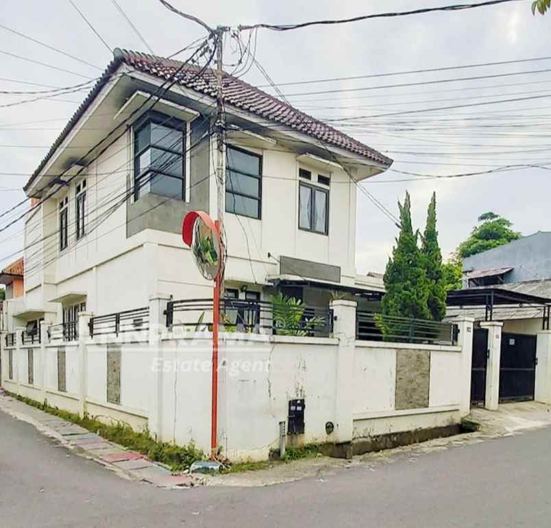 rumah 2 lantai ciganjur jagakarsa jakarta selatan