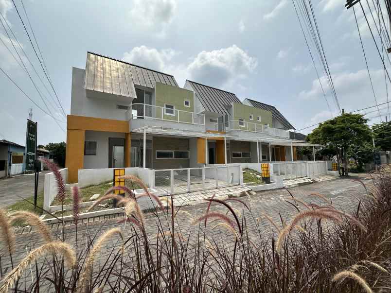 rumah 2 lantai dekat kota jember