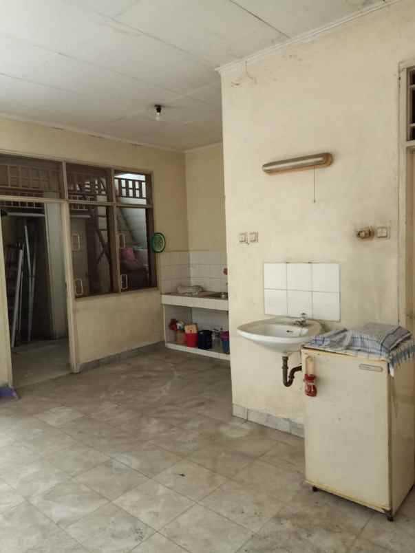 rumah 2 lantai di citra garden 2 jkt barat