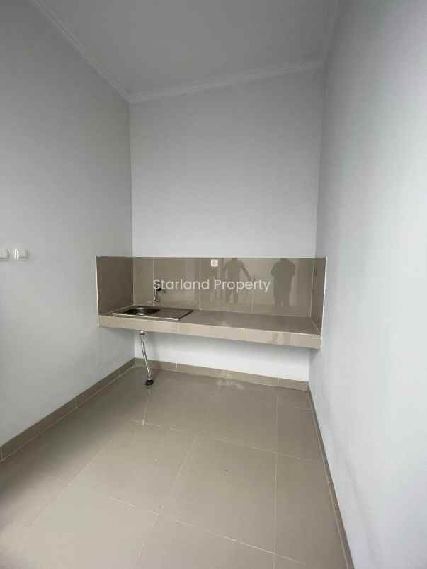 rumah 2 lantai konsep scandinavian di ciputat bintaro