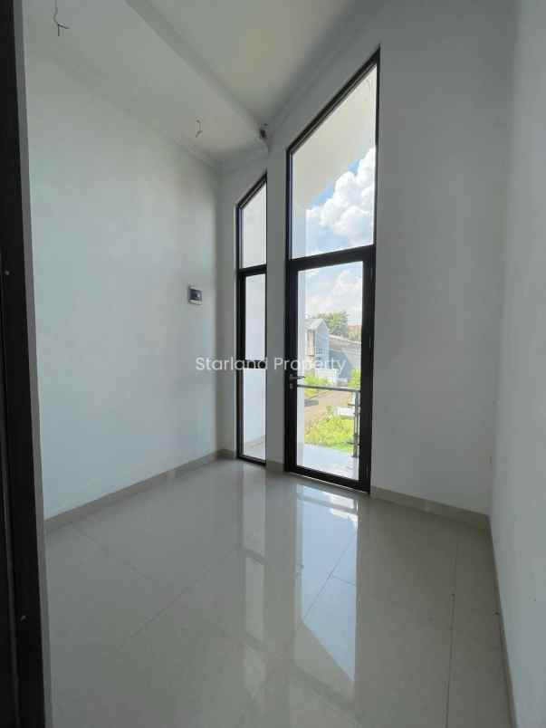 rumah 2 lantai konsep scandinavian di ciputat bintaro