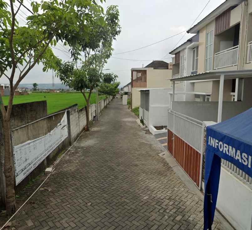 rumah 2 lantai lokasi dekat kampus unikama malang