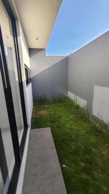 rumah 2 lantai lokasi di kota malang