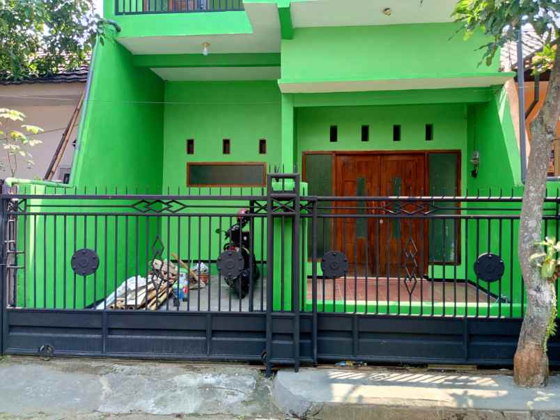 rumah 2 lantai lokasi perumahan mondoroko malang