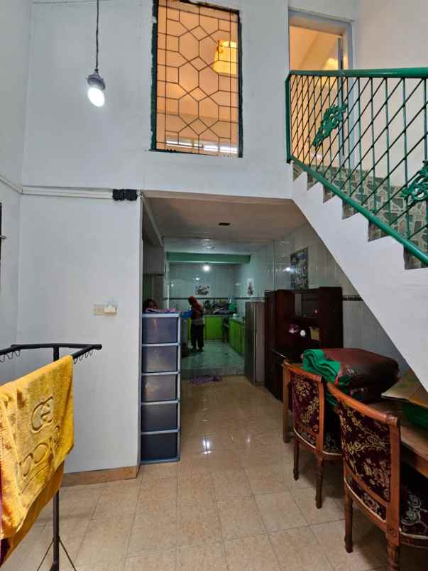 rumah 2 lantai lokasi sawojajar butuh cepat
