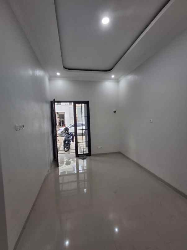 rumah 2 lantai lokasi strategis dekat exit tol malang