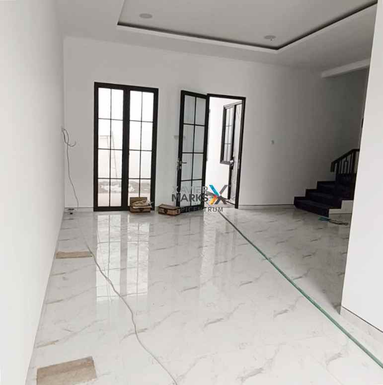 rumah american style gress sutorejo timur unair