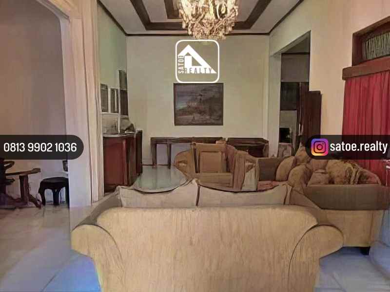 rumah asri terawat di area jl proklamasi menteng