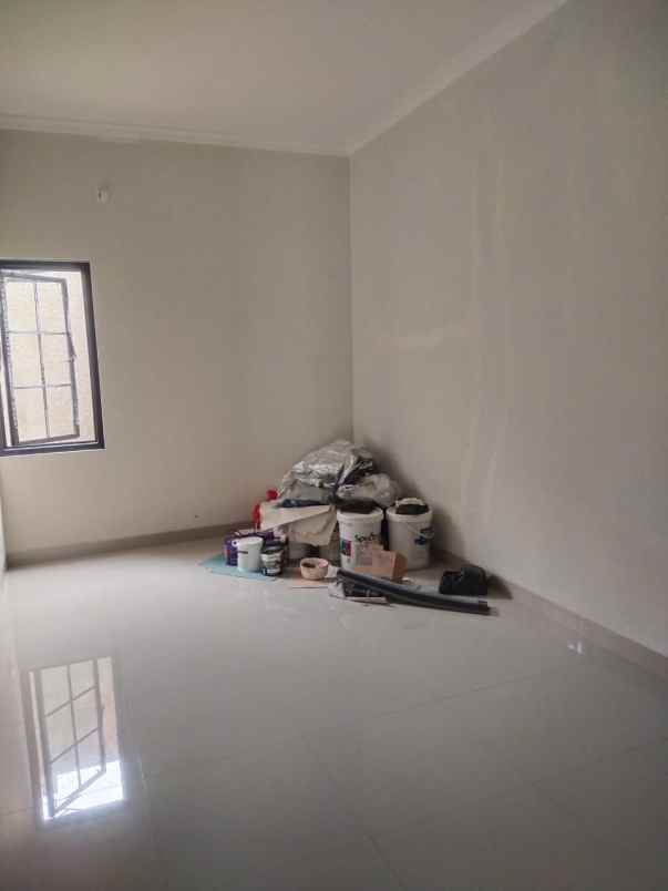 rumah baru 2 lantai dikayuringin bekasi barat2200