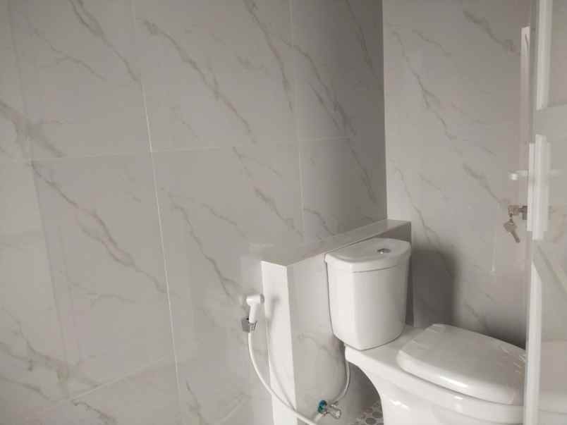 rumah baru 2 lantai dikayuringin bekasi barat2200