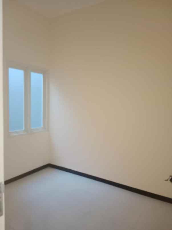 rumah baru bisa kpr di lebak indah surabaya siap huni