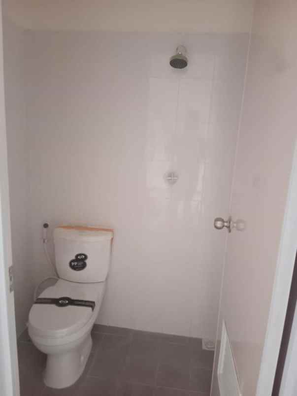 rumah baru bisa kpr di lebak indah surabaya siap huni