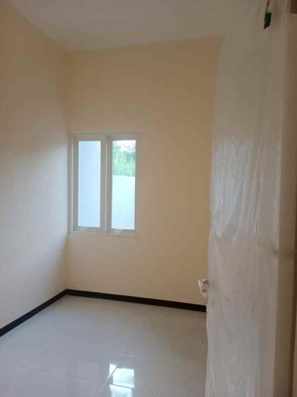 rumah baru bisa kpr di lebak indah surabaya siap huni