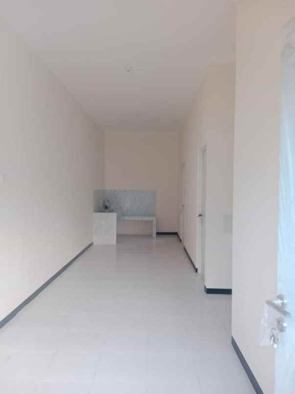 rumah baru bisa kpr di lebak indah surabaya siap huni