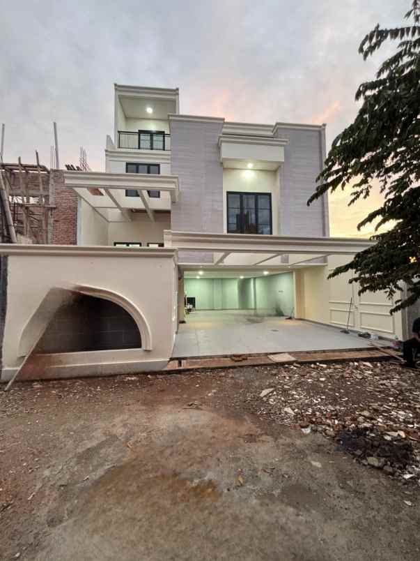 rumah baru dalam townhouse di duren sawit jaktim