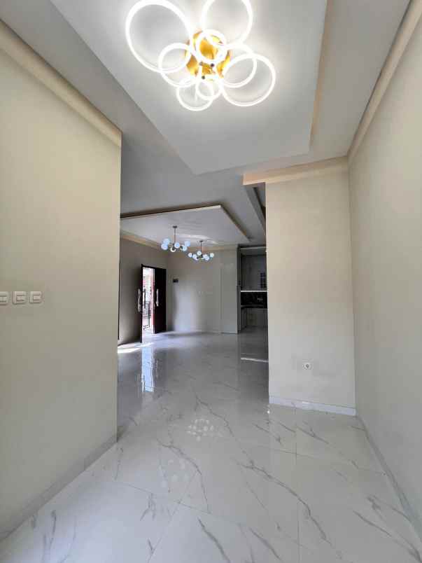 rumah baru siap huni di villa melati mas serpong