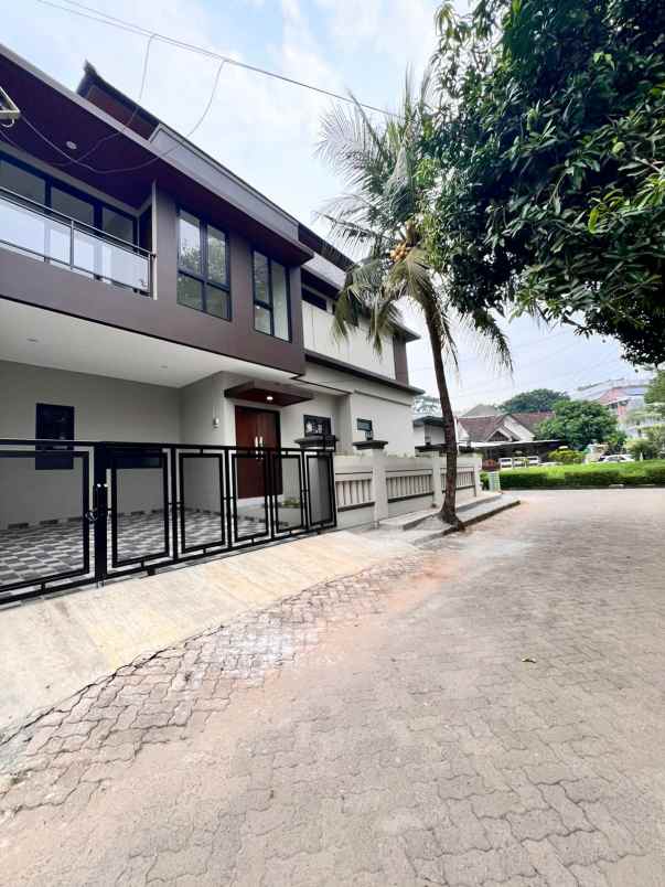 rumah baru siap huni di villa melati mas serpong