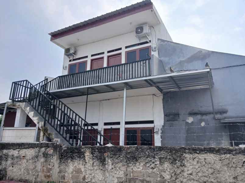 rumah beserta 4 pintu kontrakan pondok aren tangerang