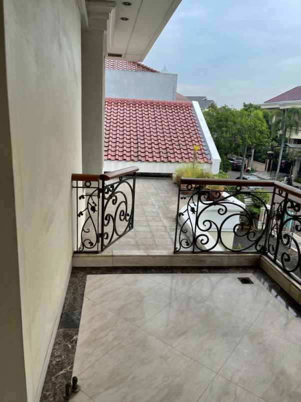 rumah bukit gading villa