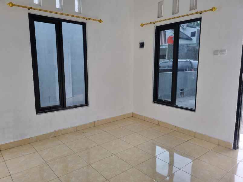 rumah cantik siap huni 800 meter dari jl raya wates