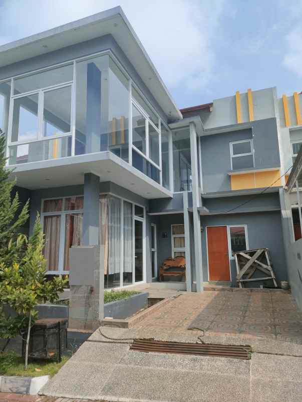 rumah cocok untuk kantor dan gudang di kolmas