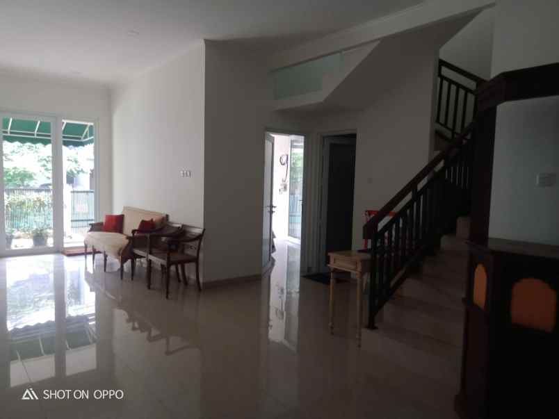 rumah dekat akses toll dan di kemang pratama 2 bekasi