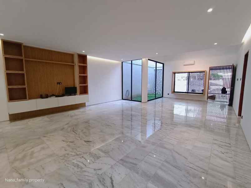 rumah design modern siap huni di joglo jakarta barat