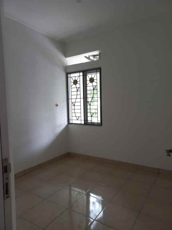 rumah dijual dekat pintu tol cimanggis