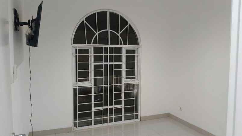 rumah disewakan cluster la seine jakarta garden city