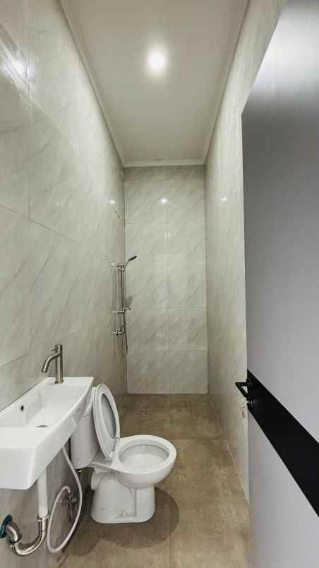 rumah elegan dalam cluster di cibubur city