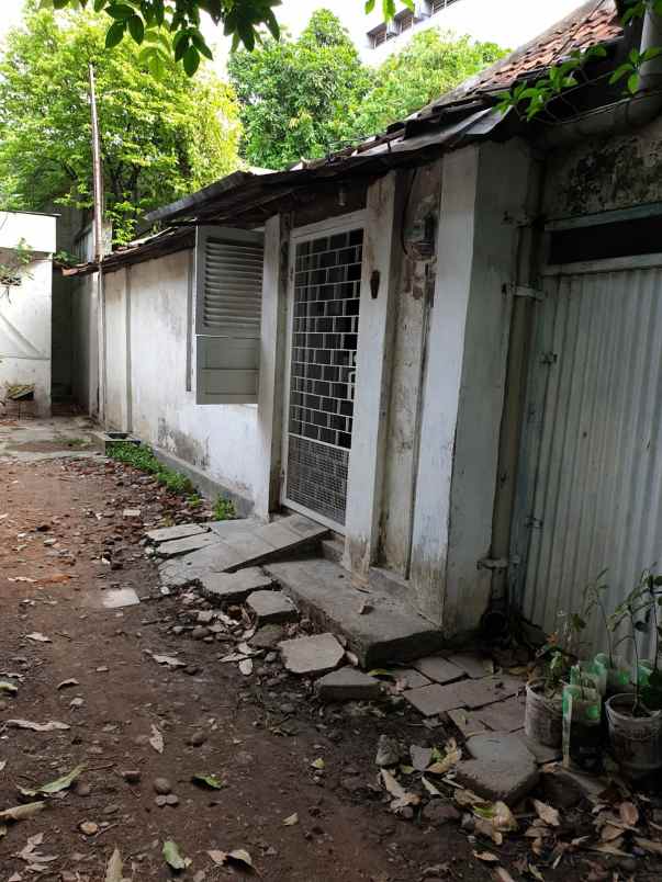 rumah hitung tanah selangkah ke pusat kota pasar turi