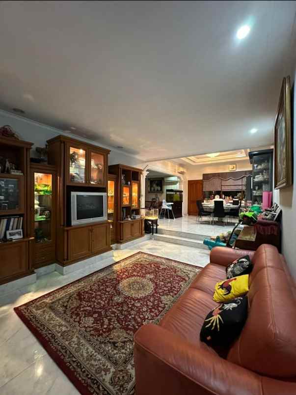 rumah hook siap huni di pulomas jakarta timur