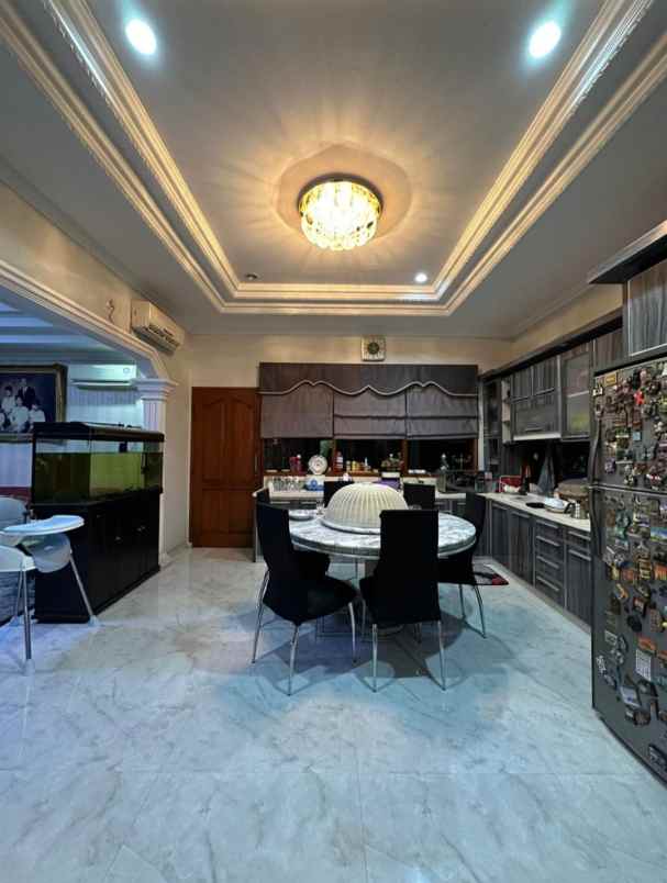 rumah hook siap huni di pulomas jakarta timur