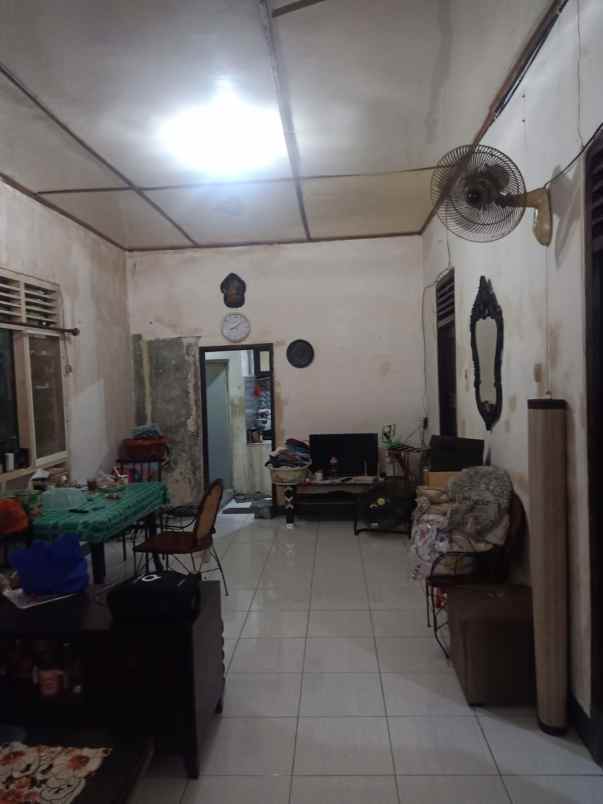 rumah jl raya kh hasyim ashari