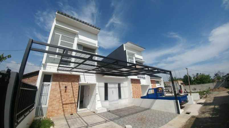 rumah jl raya sukatani