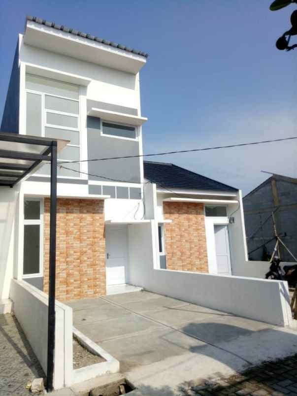 rumah jl raya sukatani
